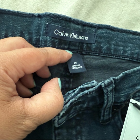 Calvin Klein high rise jeans with wide leg. - Picture 7 of 7